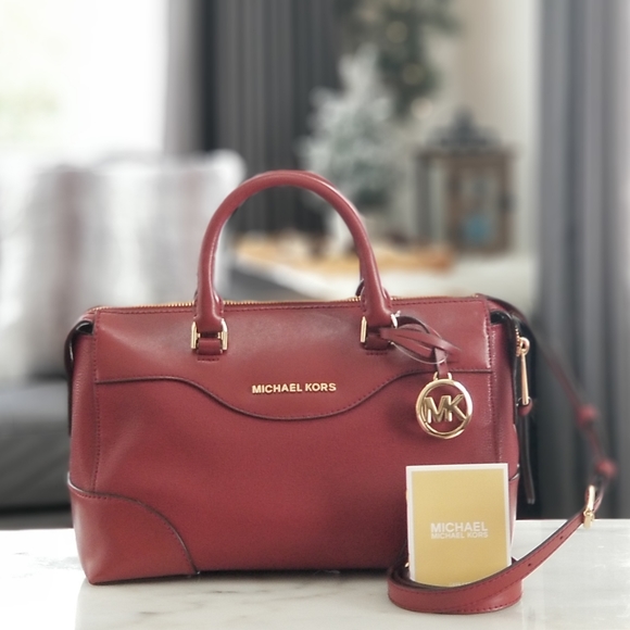 NEW! Michael Kors Maya Small Leather Satchel - Picture 3 of 6